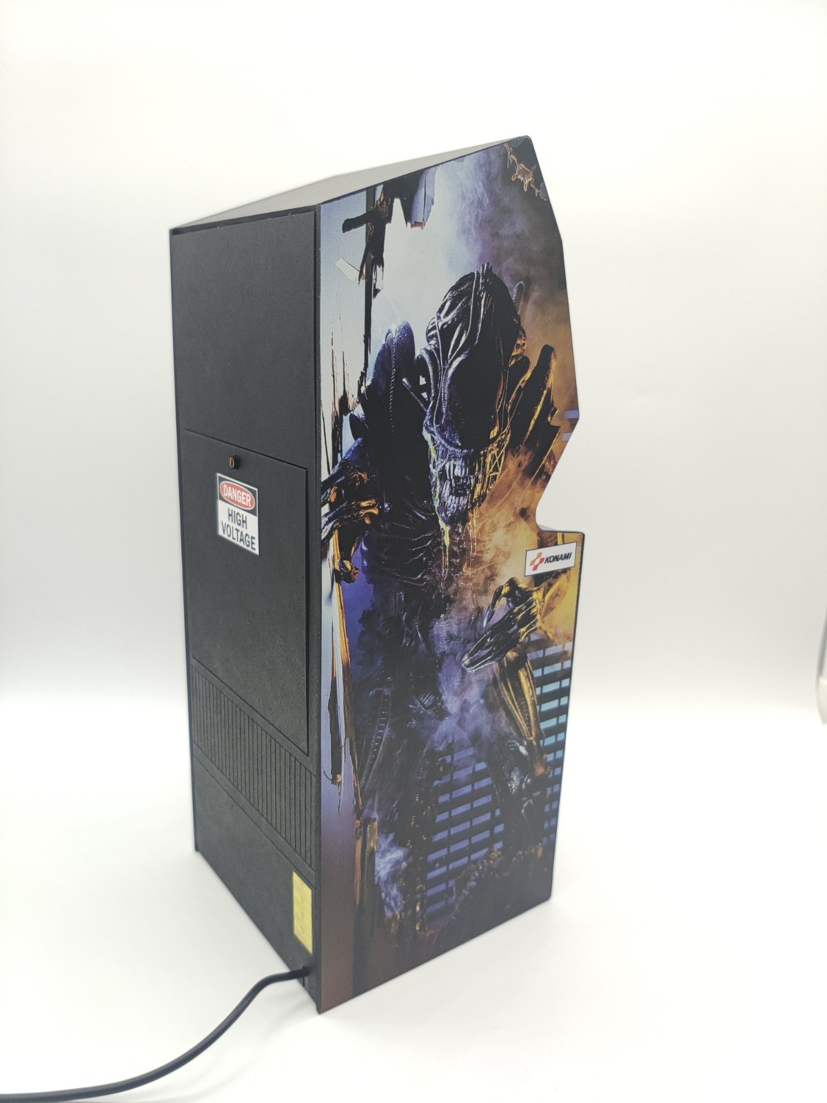 Aliens, 1/6 scale mini working arcade cabinet.