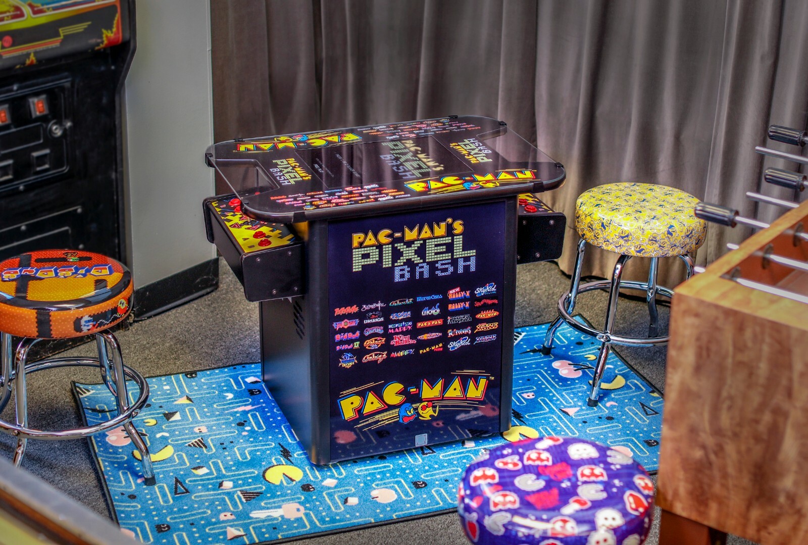 Pac-Man Pixel Bash Cocktail – Black – with Stools!!