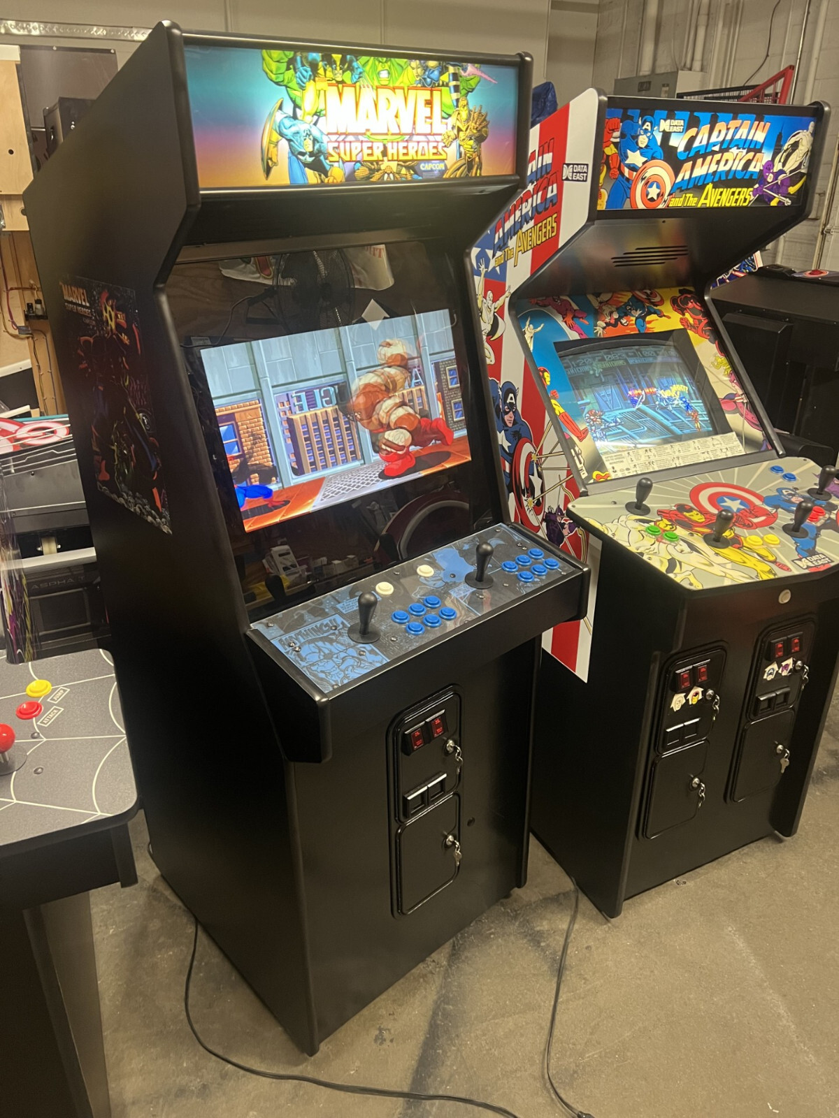MARVEL SUPER HEROES ARCADE MACHINE by CAPCOM 1995 (Excellent Condition)*RARE*
