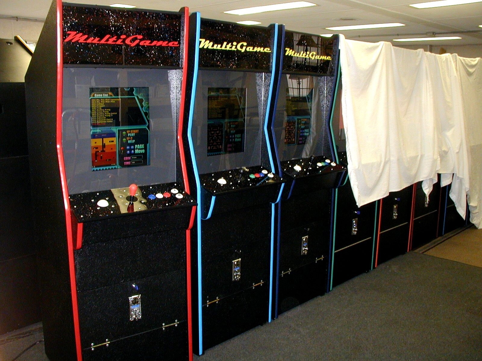 412 Game/ Coin Operated Arcade Game (Brand New Cabinet / Trackball Controller)