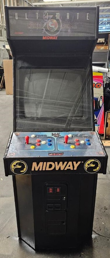 ULTIMATE MORTAL KOMBAT 3 ARCADE MACHINE by MIDWAY 1995 (Excellent Condition)