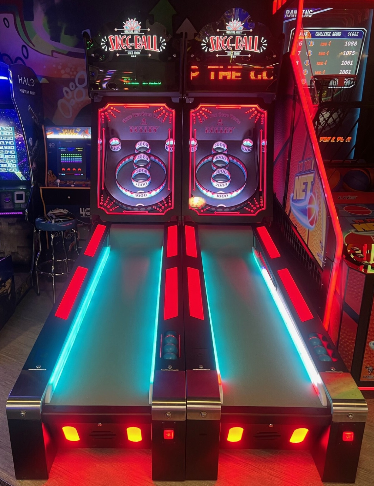 SKEEBALL GLOW ARCADE MACHINE by BAYTEK (Excellent) *RARE*