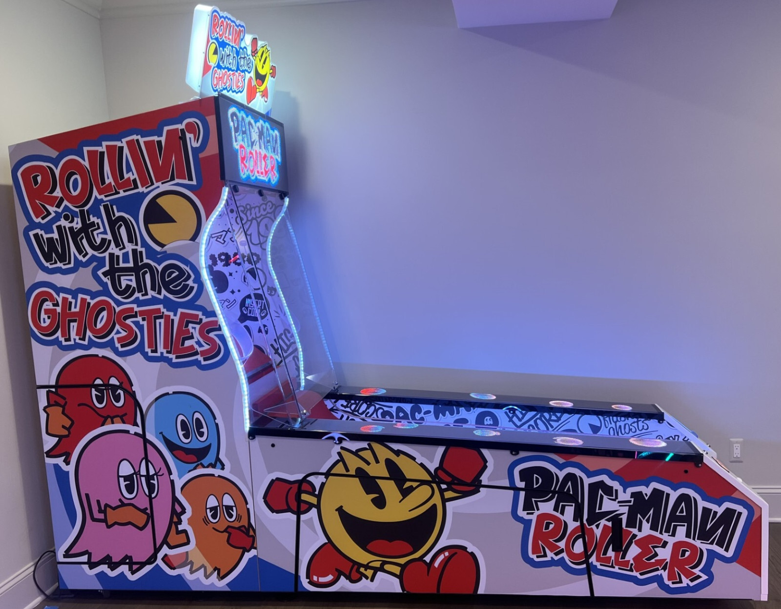 PAC MAN ROLLING with the GHOSTS SKEEBALL BOWLING Arcade Machine by BANDAI